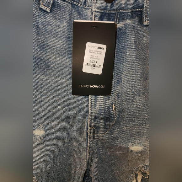 NWT!! FASHION NOVA SHORTS !! - Picture 12 of 13